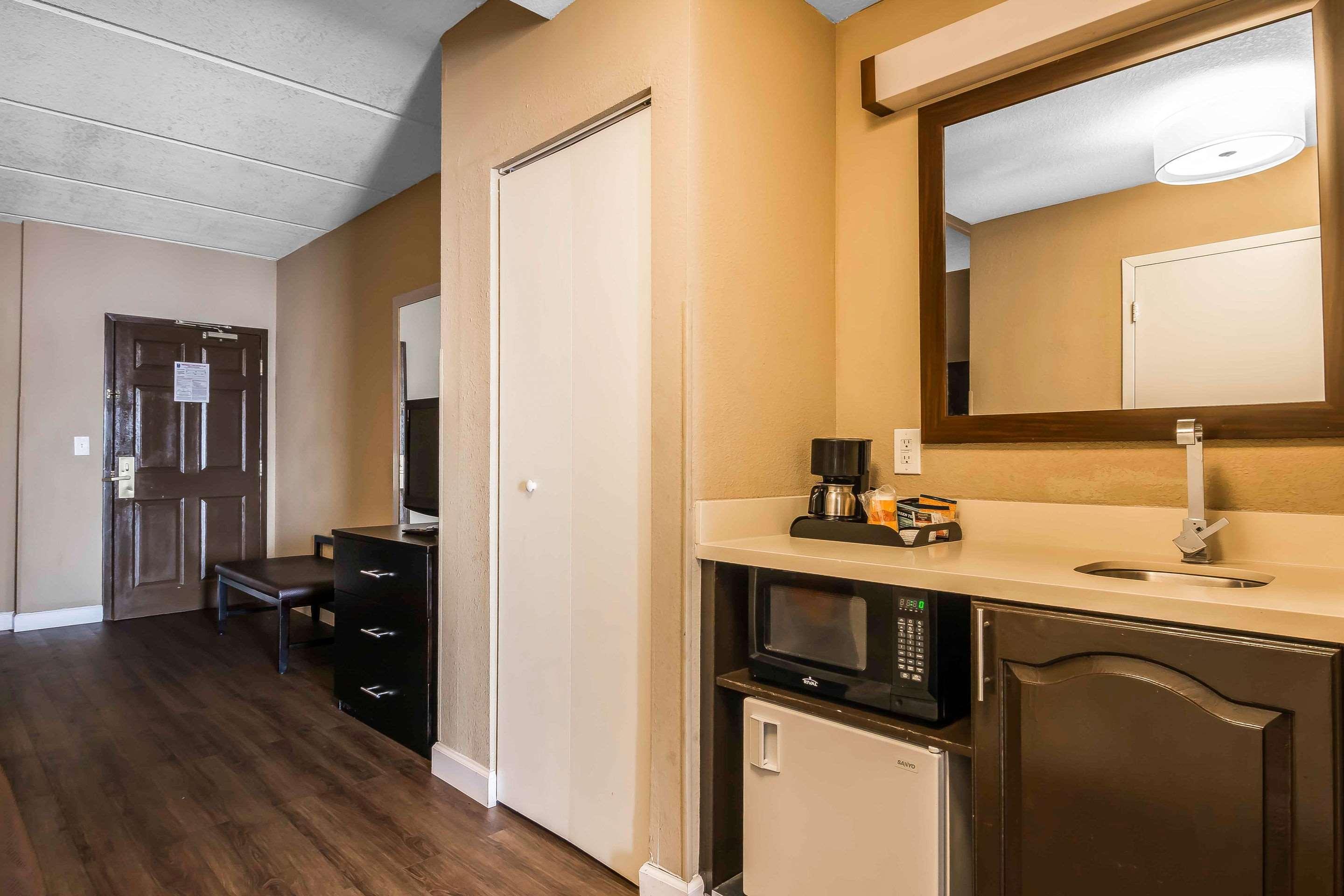 Comfort Inn & Suites Near Six Flags Lithia Springs Luaran gambar