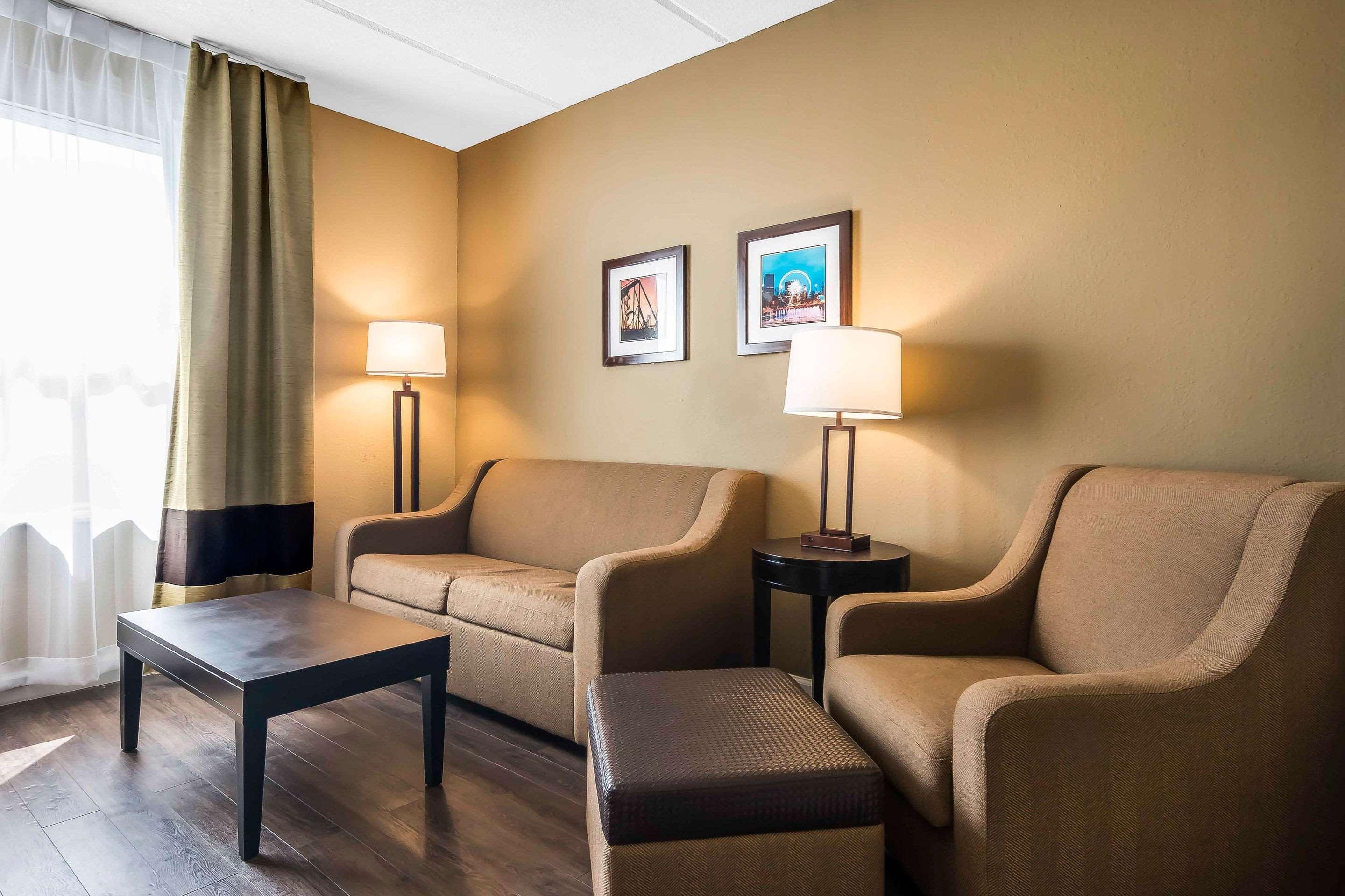 Comfort Inn & Suites Near Six Flags Lithia Springs Luaran gambar