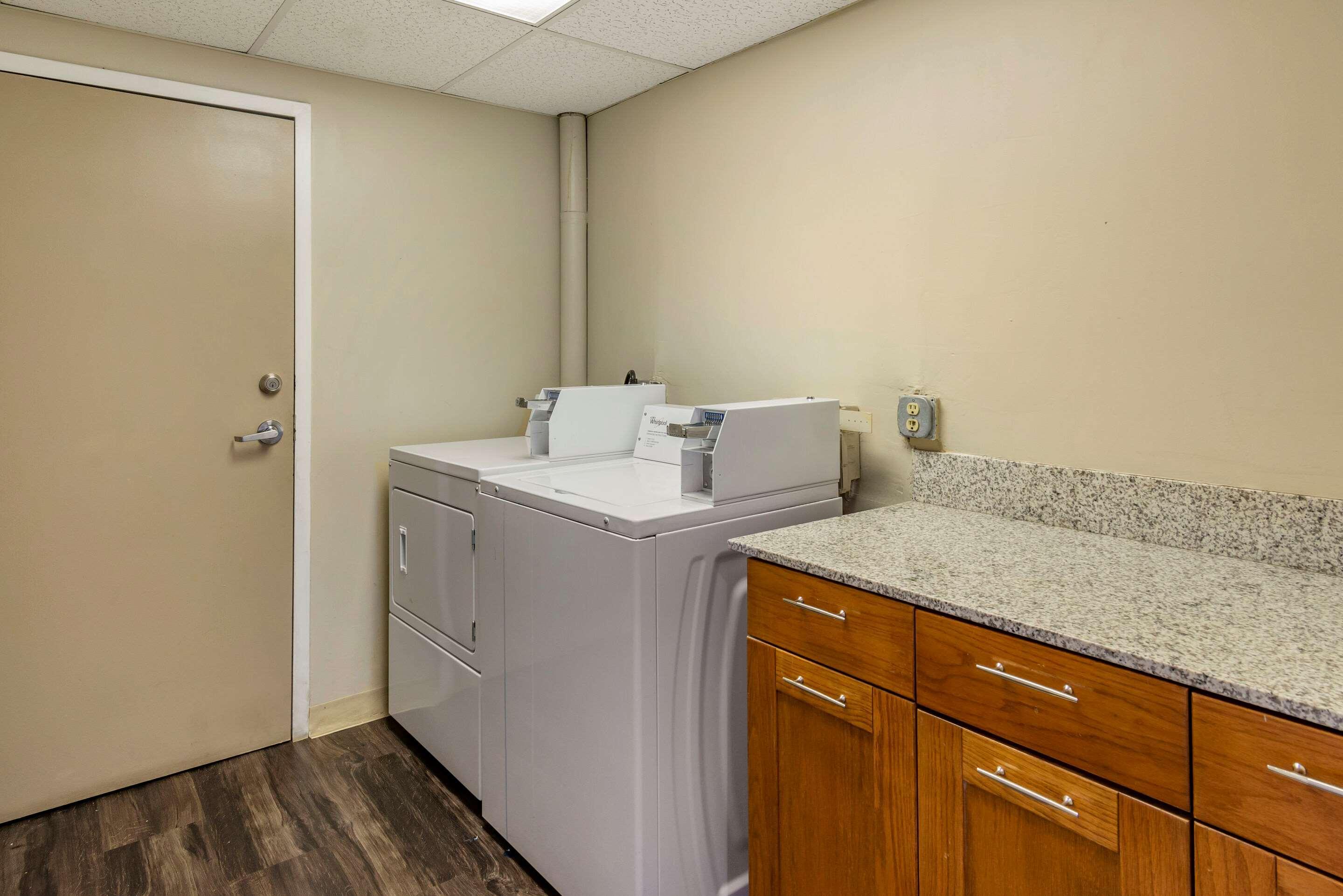 Comfort Inn & Suites Near Six Flags Lithia Springs Luaran gambar