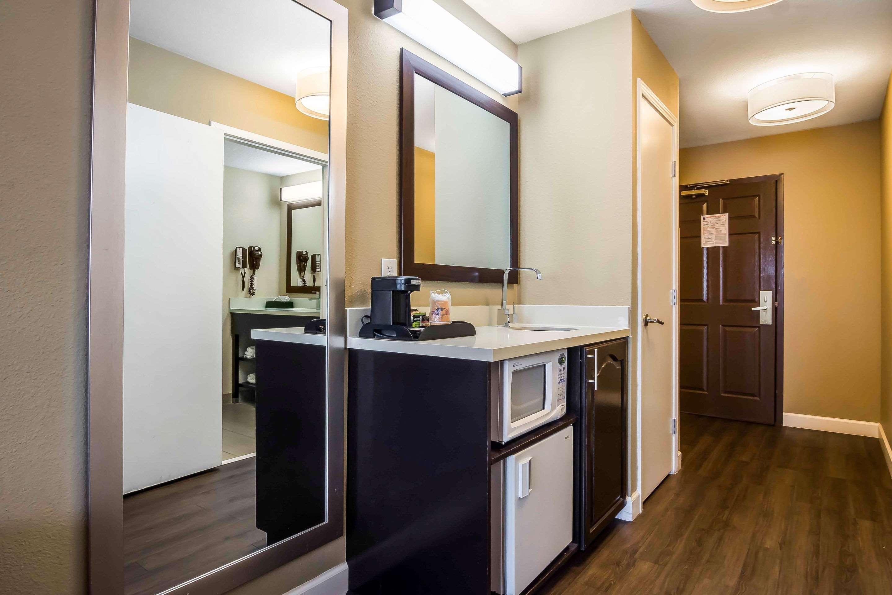 Comfort Inn & Suites Near Six Flags Lithia Springs Luaran gambar