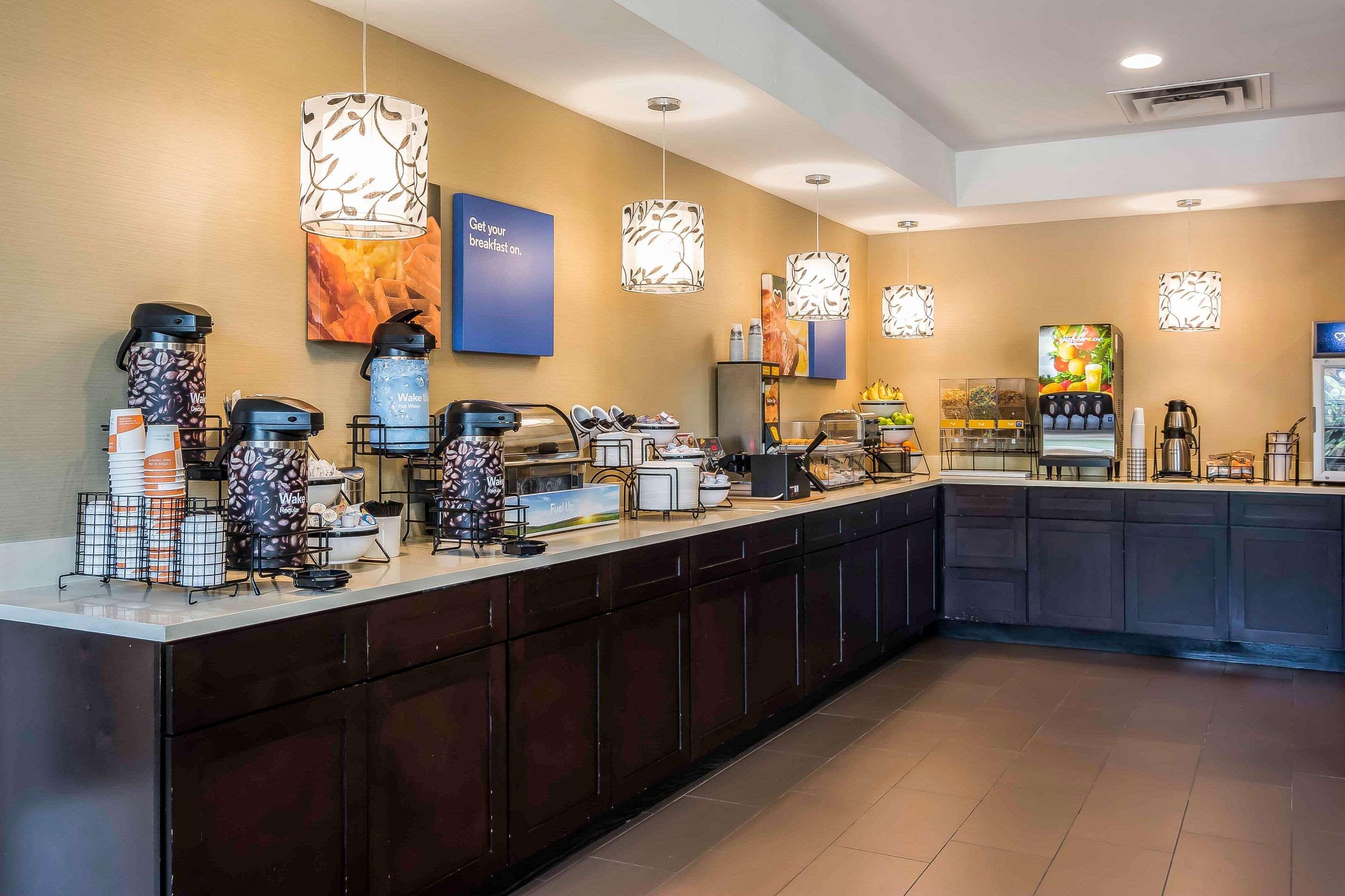 Comfort Inn & Suites Near Six Flags Lithia Springs Luaran gambar