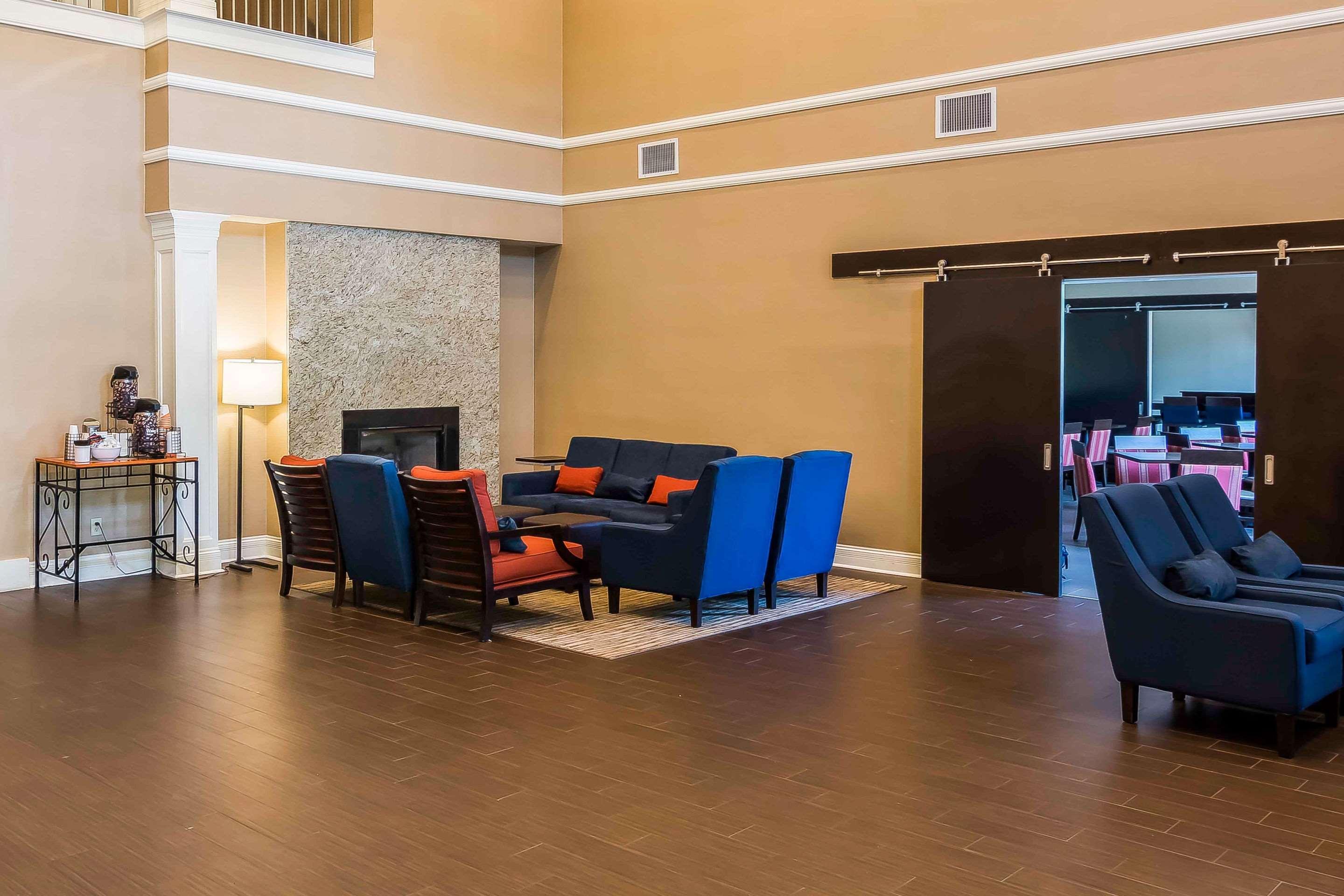 Comfort Inn & Suites Near Six Flags Lithia Springs Luaran gambar
