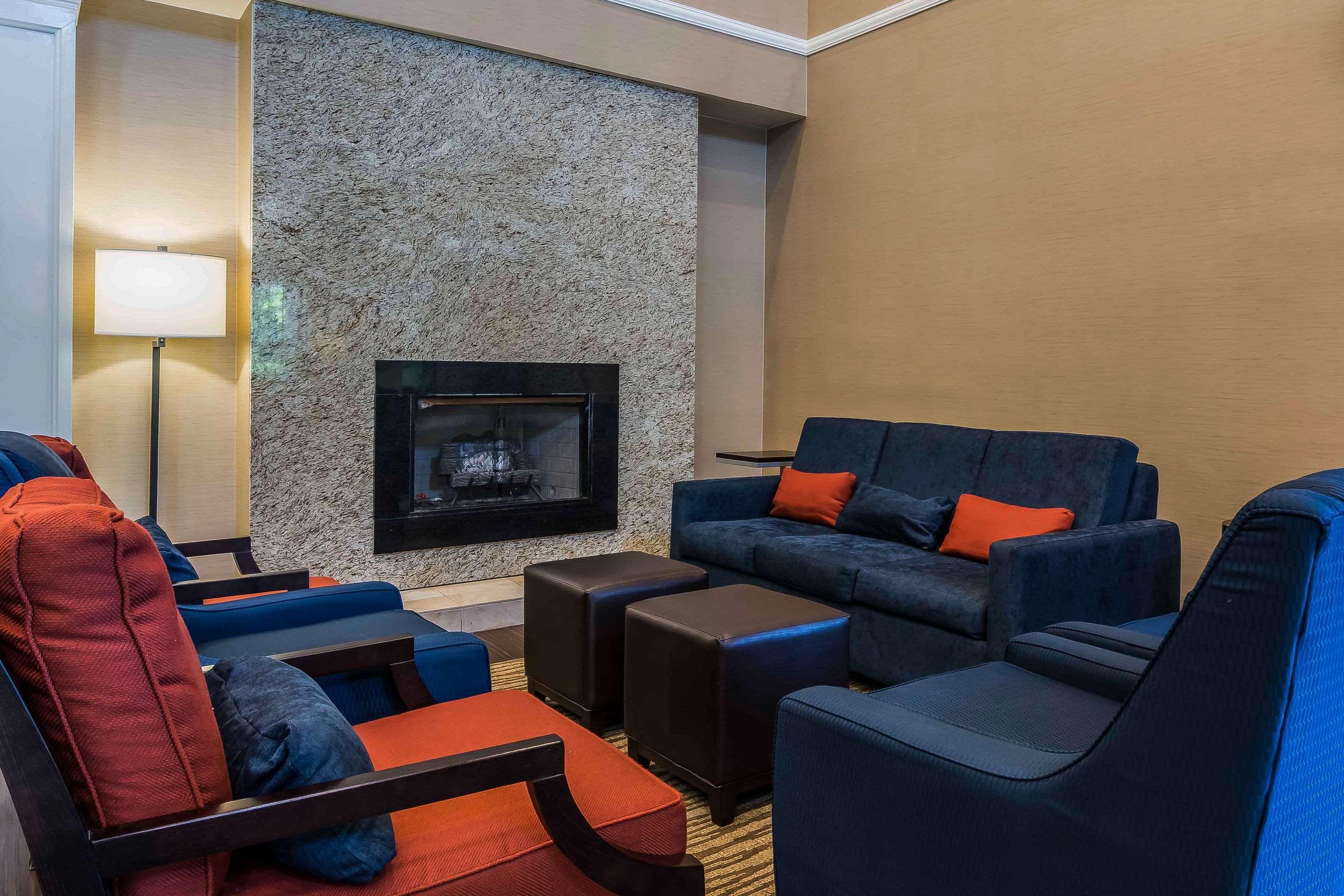 Comfort Inn & Suites Near Six Flags Lithia Springs Luaran gambar