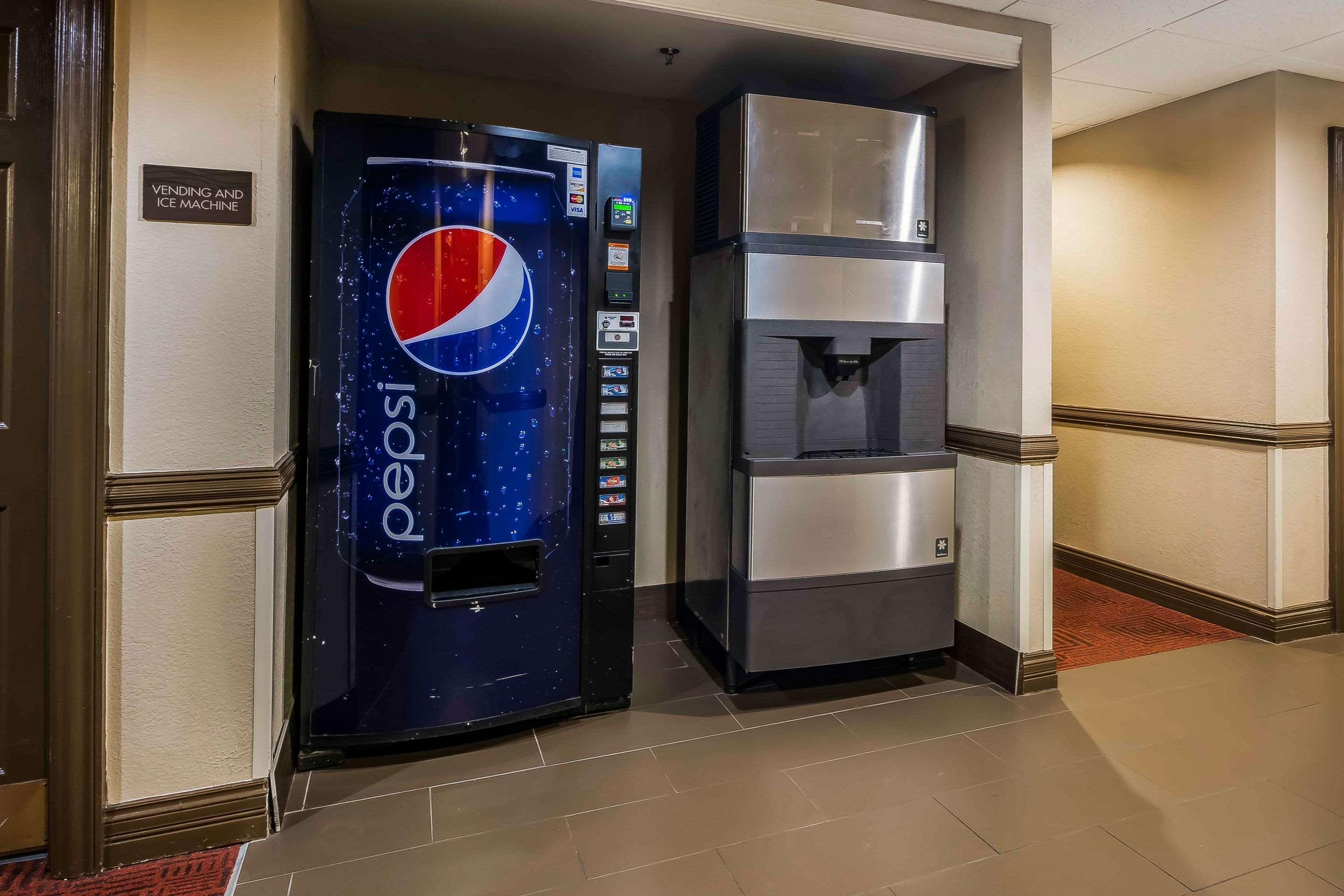 Comfort Inn & Suites Near Six Flags Lithia Springs Luaran gambar